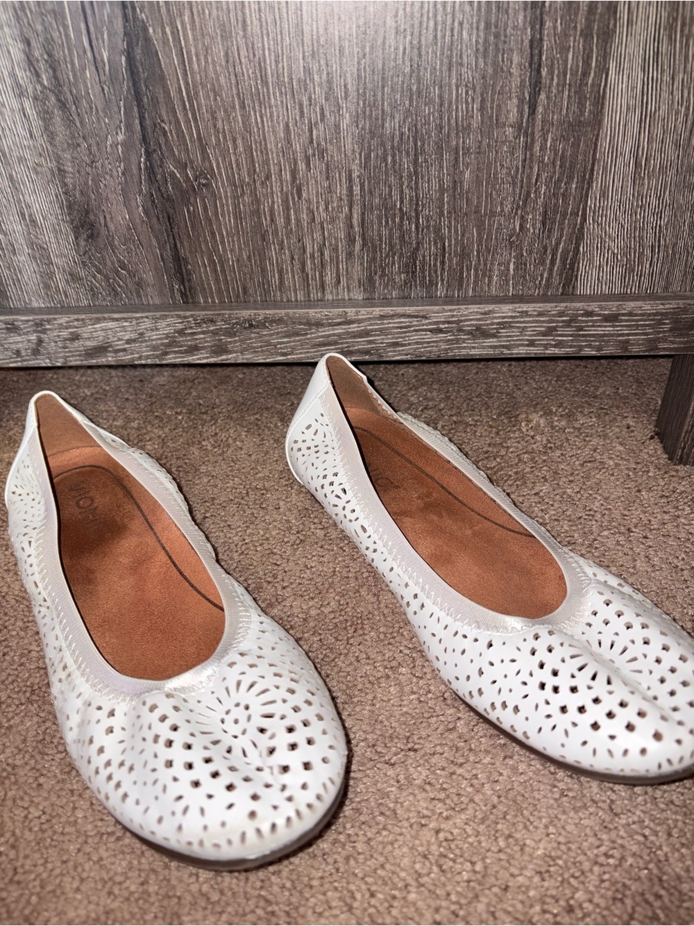 Vionic White Laser-Cut Ballet Flats - Womens 8.0